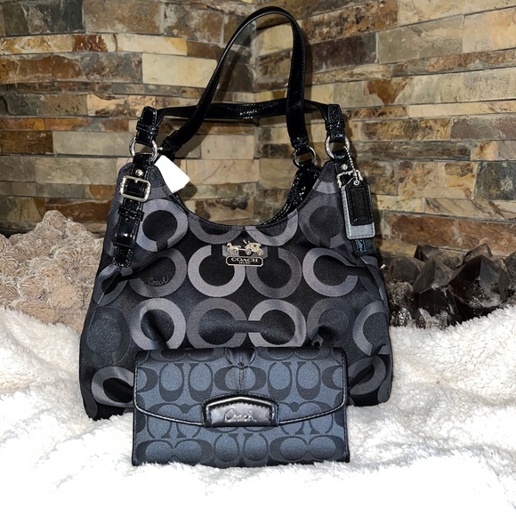 Coach NWT Signature Maggie Shoulder Bag w/matching Wallet - Picture 1 of 16